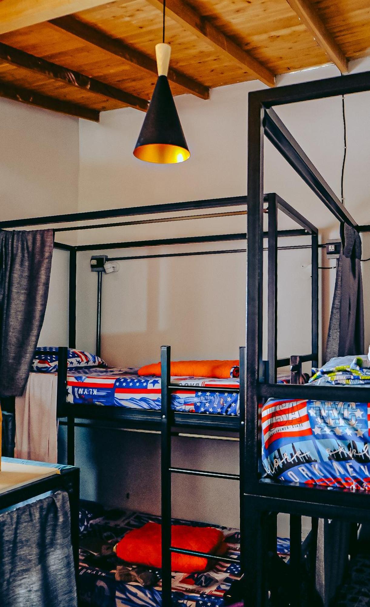 Hostel Metro Floresta Alojamiento Medellin Luaran gambar