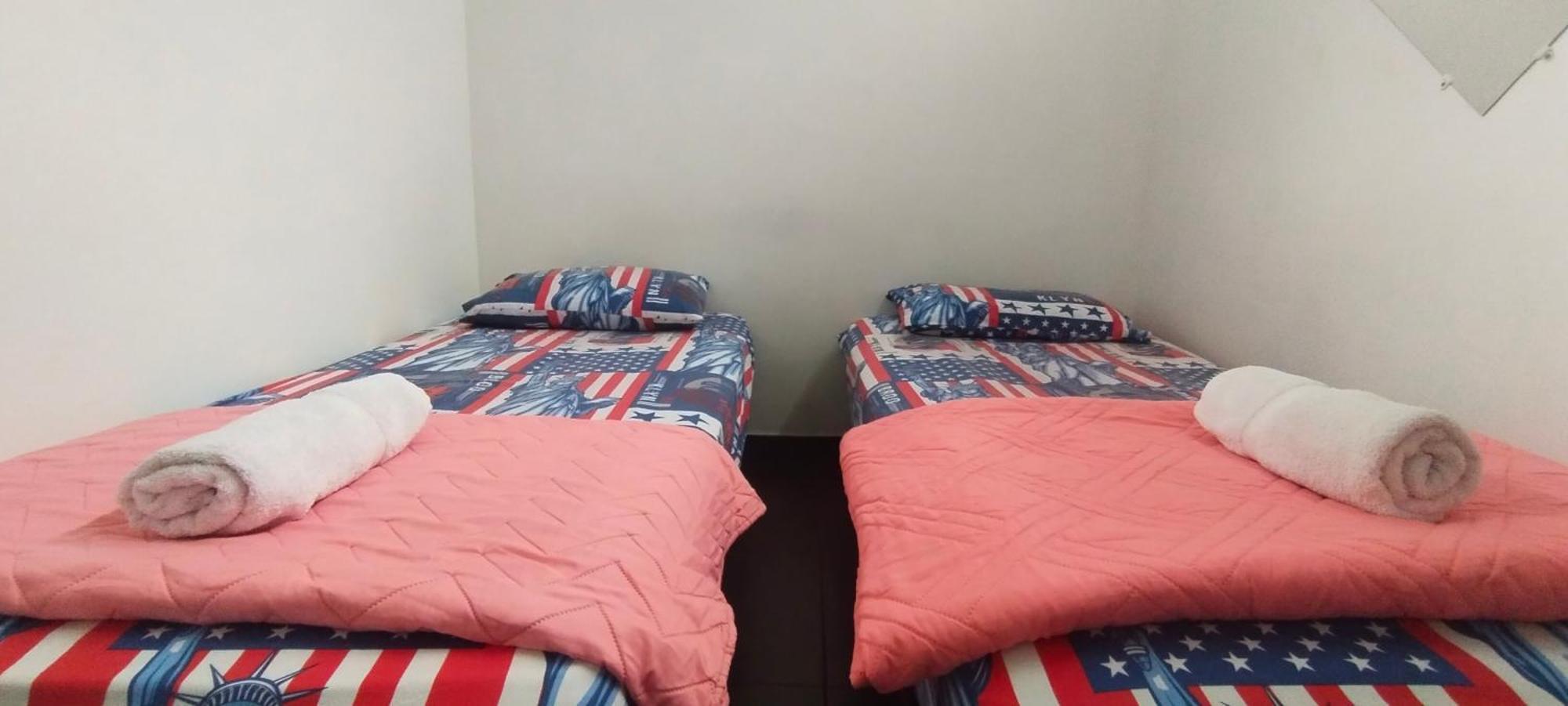 Hostel Metro Floresta Alojamiento Medellin Luaran gambar