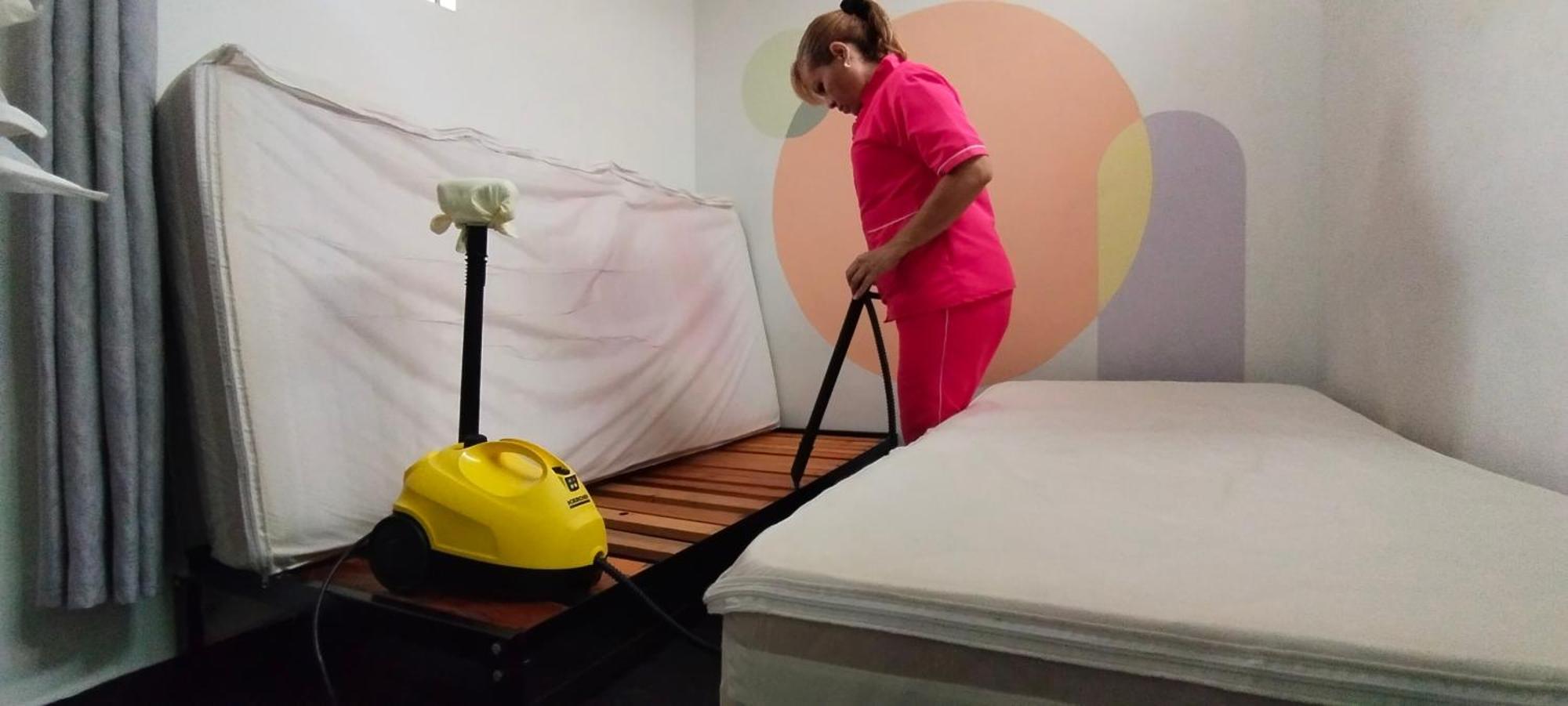 Hostel Metro Floresta Alojamiento Medellin Luaran gambar