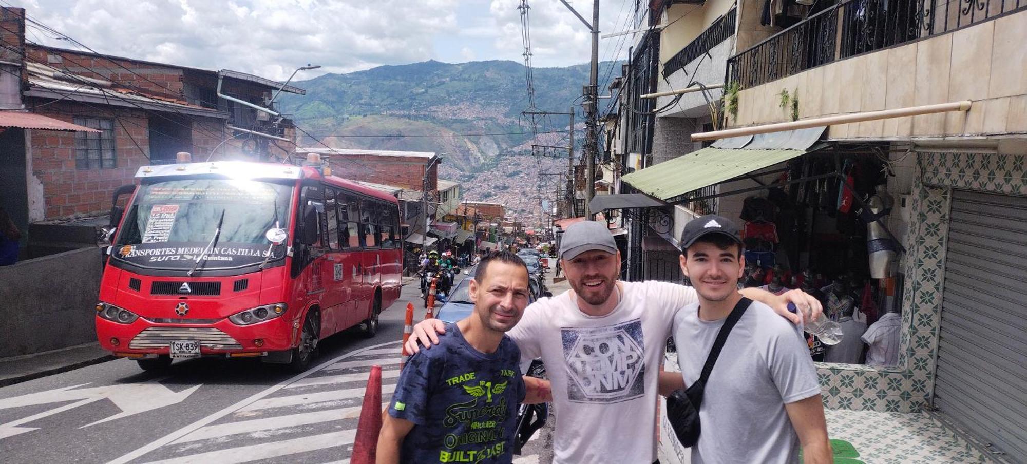 Hostel Metro Floresta Alojamiento Medellin Luaran gambar