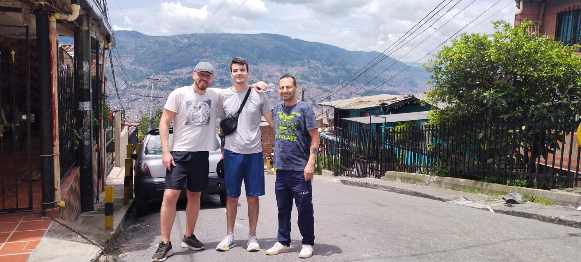 Hostel Metro Floresta Alojamiento Medellin Luaran gambar