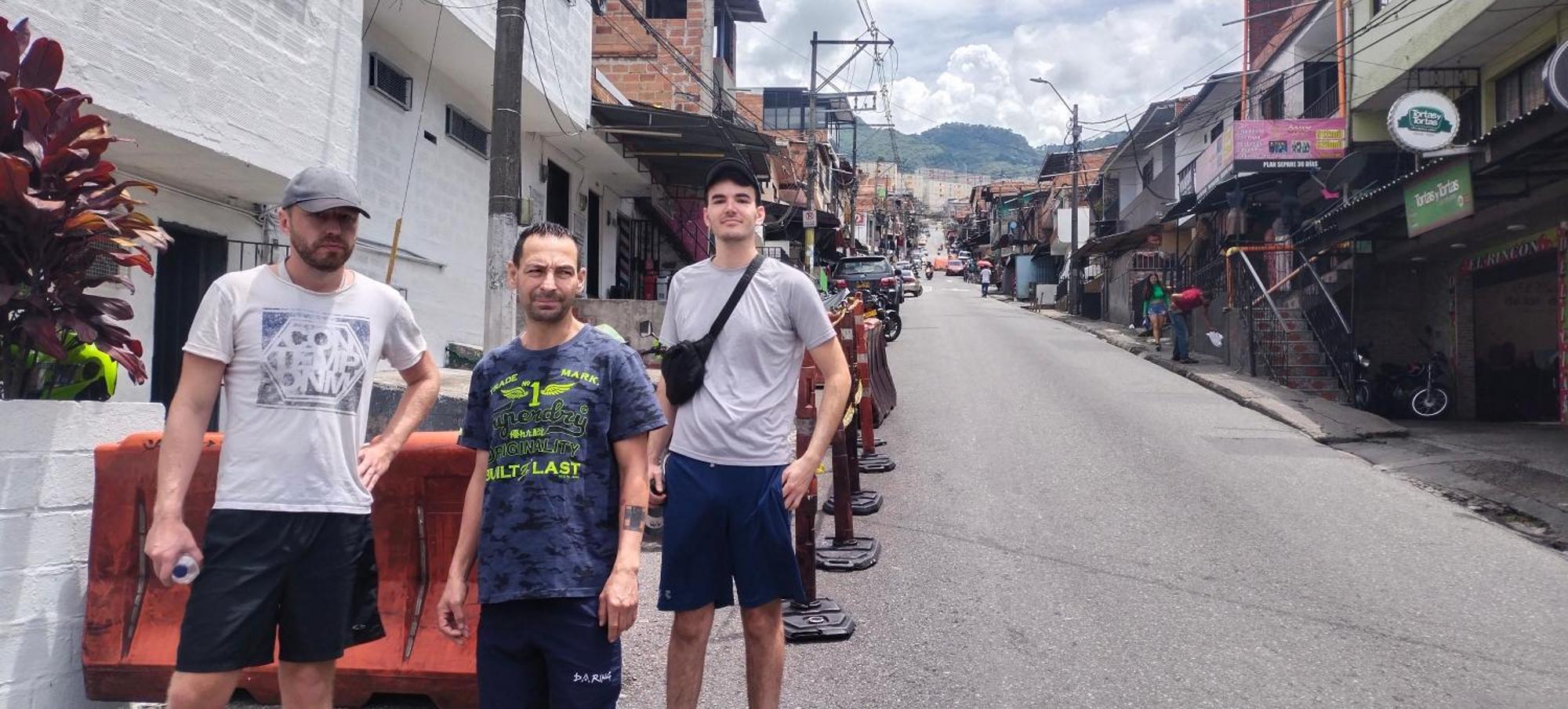 Hostel Metro Floresta Alojamiento Medellin Luaran gambar
