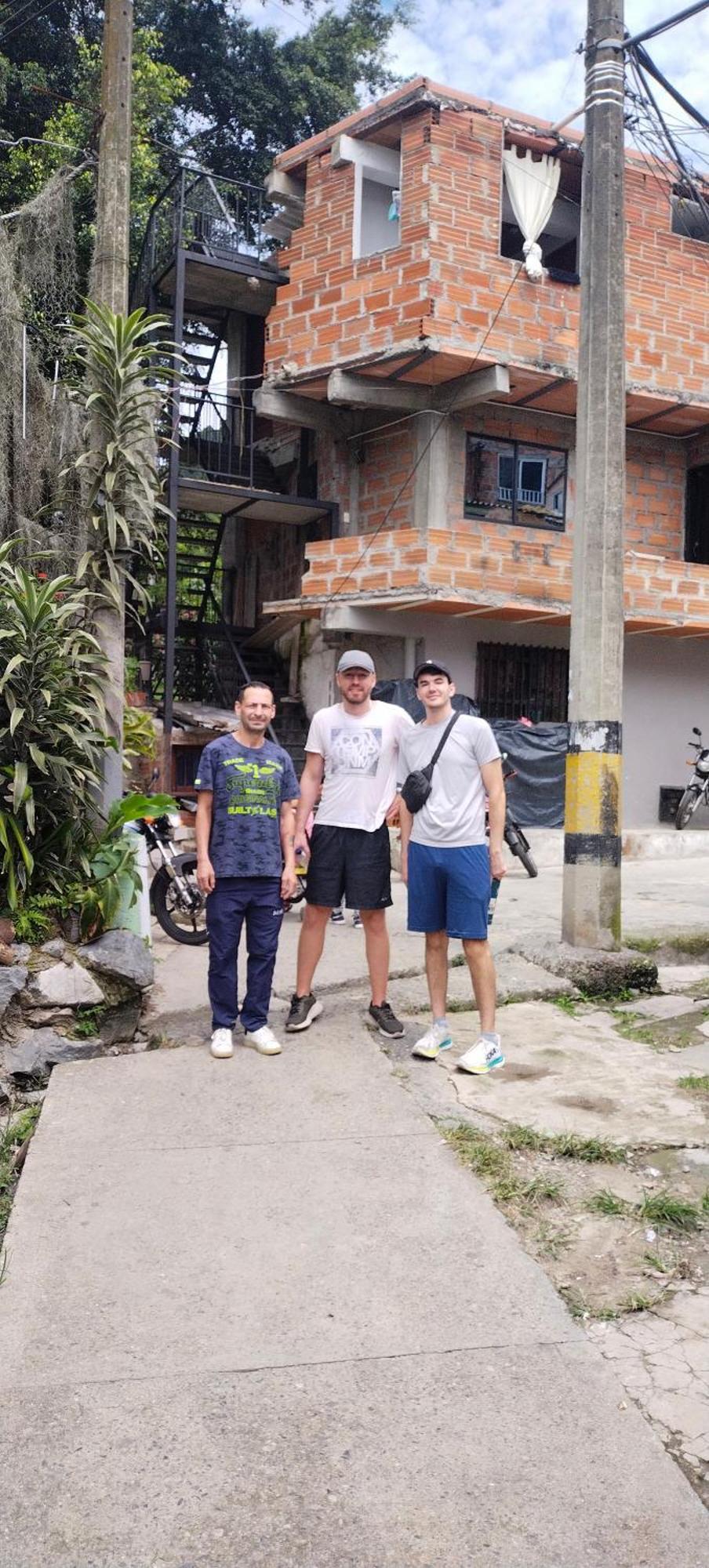 Hostel Metro Floresta Alojamiento Medellin Luaran gambar