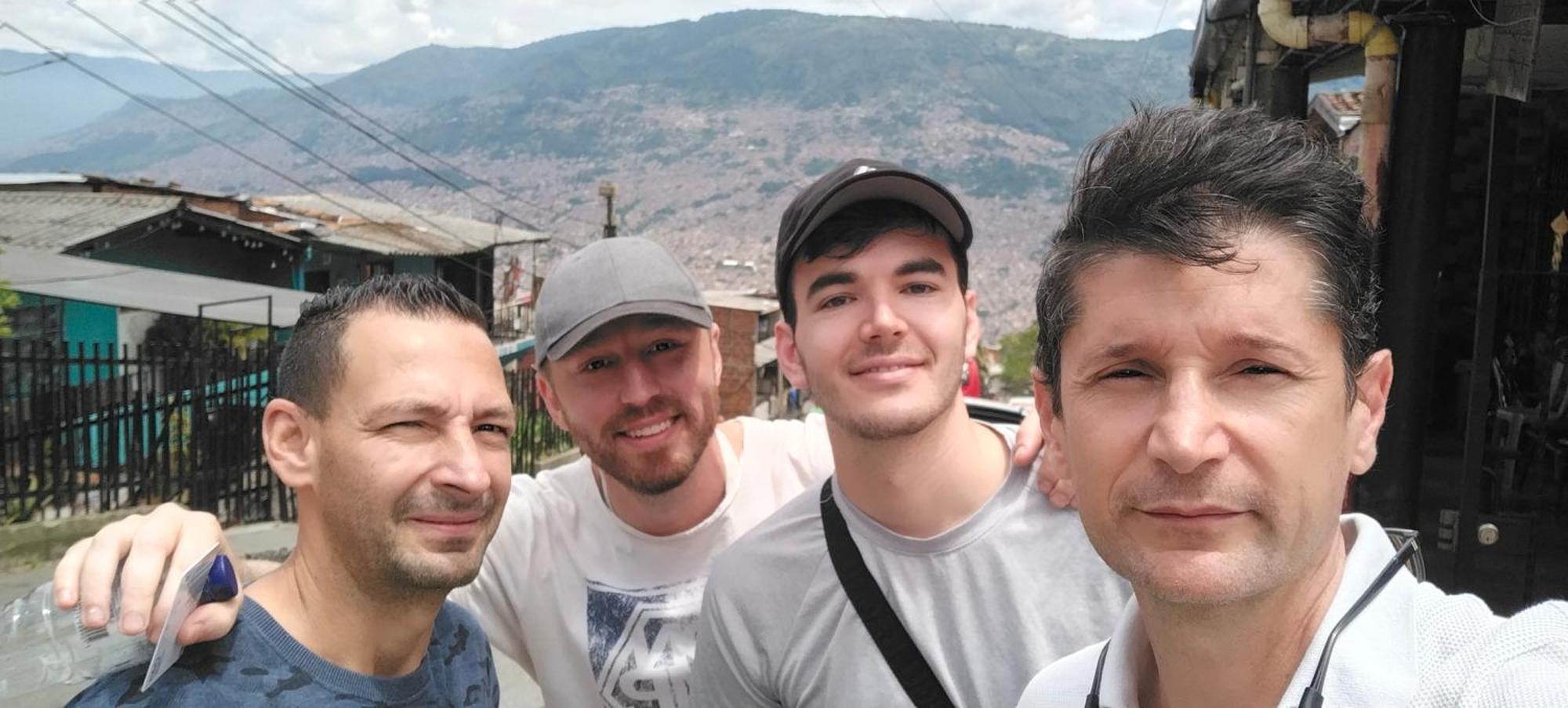 Hostel Metro Floresta Alojamiento Medellin Luaran gambar