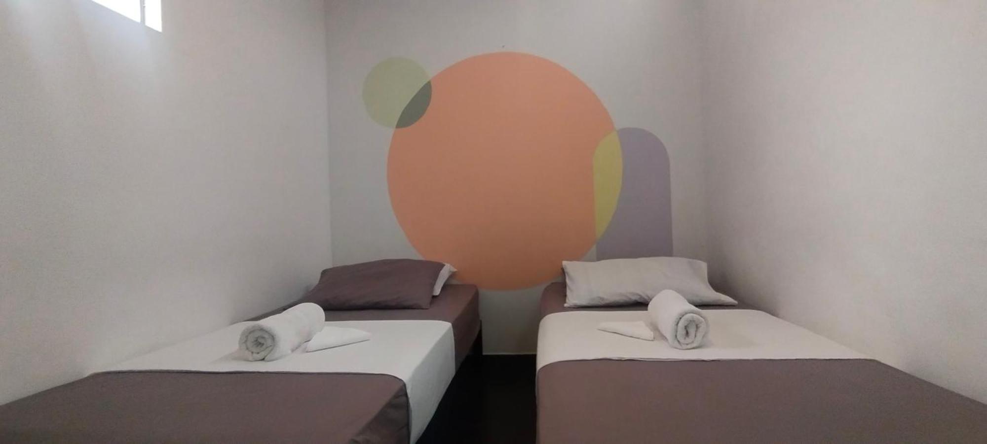 Hostel Metro Floresta Alojamiento Medellin Luaran gambar